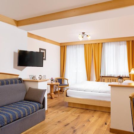 Hotel Pareda 까나제이 외부 사진